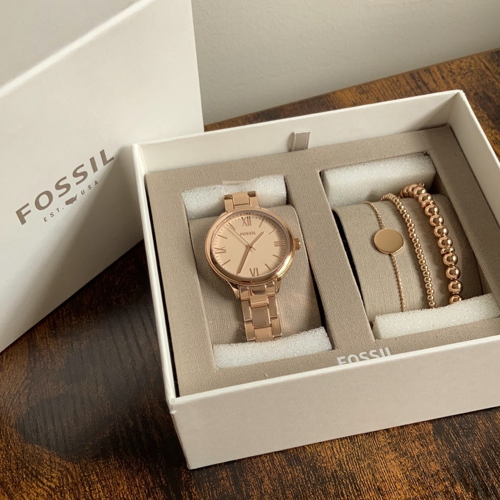 HP! Fossil Watch & Bracelet Set - Picture 2 of 8